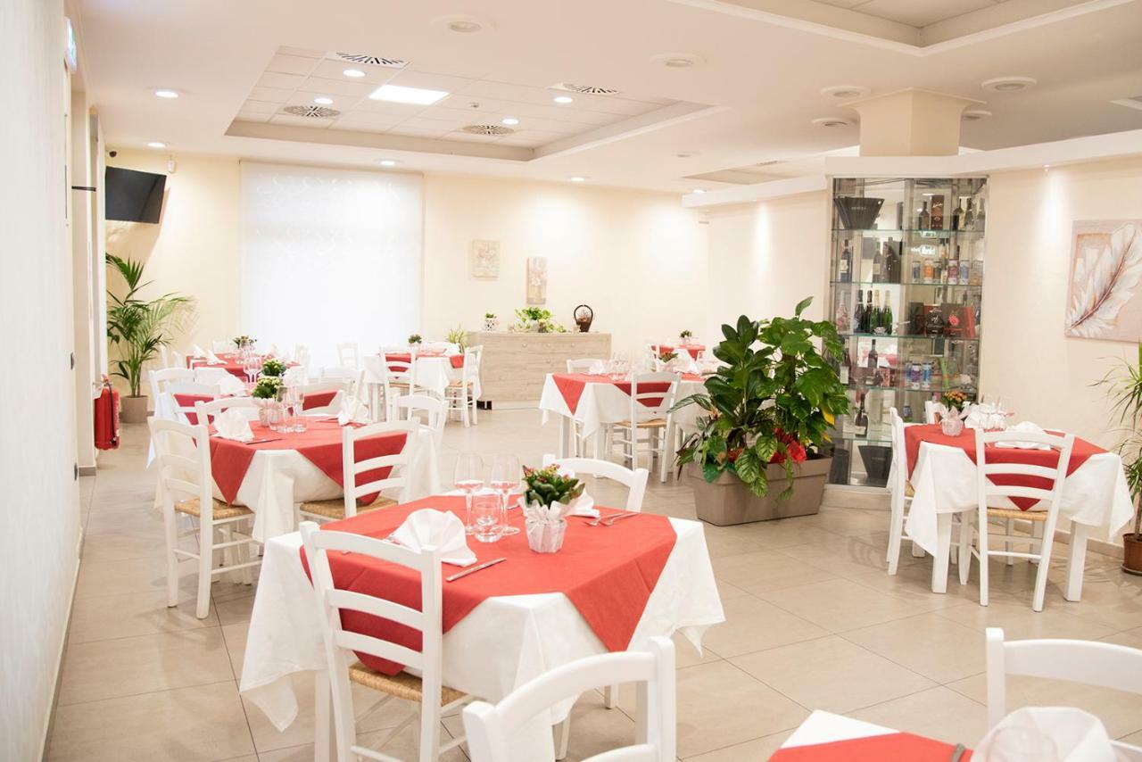 Hotel Ristorante La Terrazza Ceprano Ngoại thất bức ảnh
